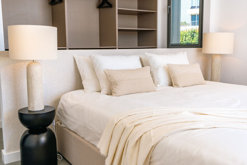 Villa – Chalet — Cancelada