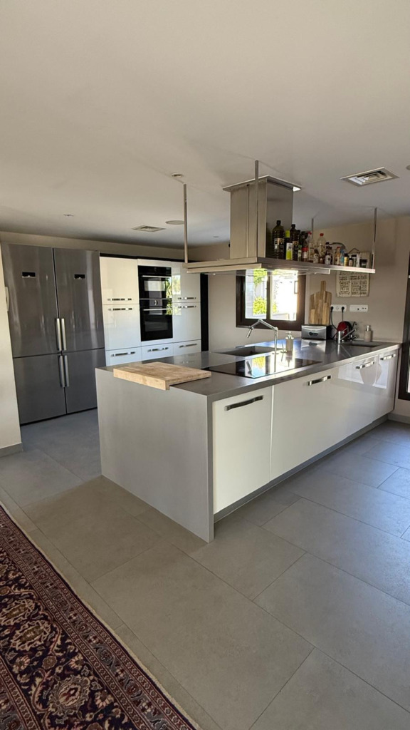 Detached Villa — Nueva Andalucía
