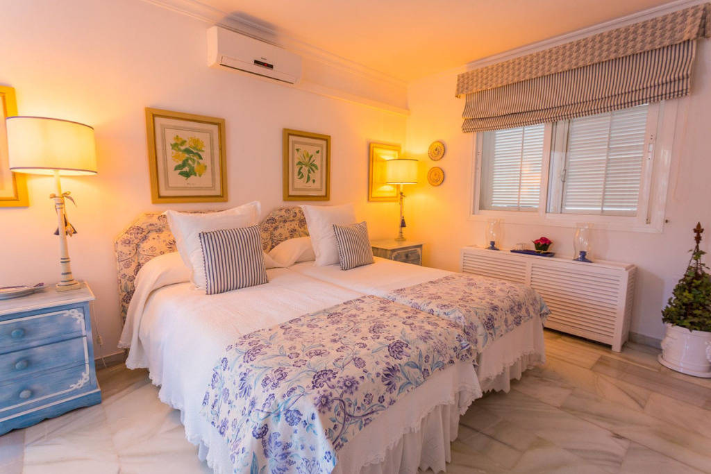 Villa – Chalet — The Golden Mile