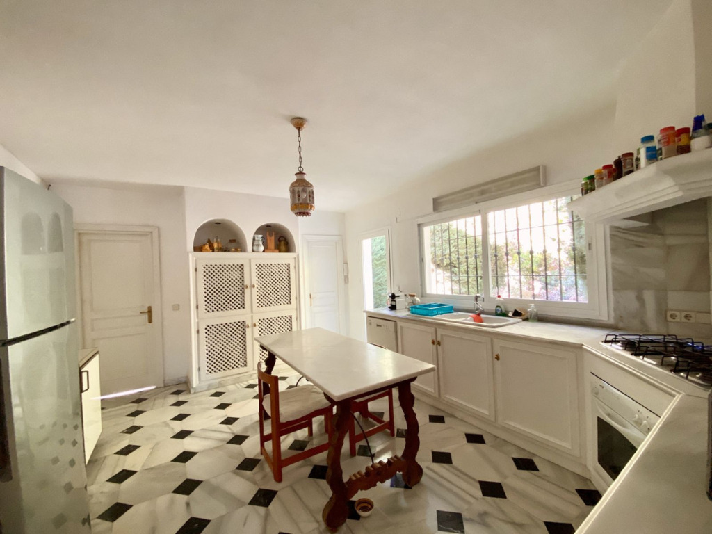 Villa – Chalet — Benahavís