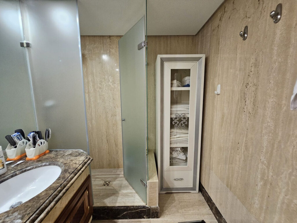 Middle Floor Apartment — Estepona