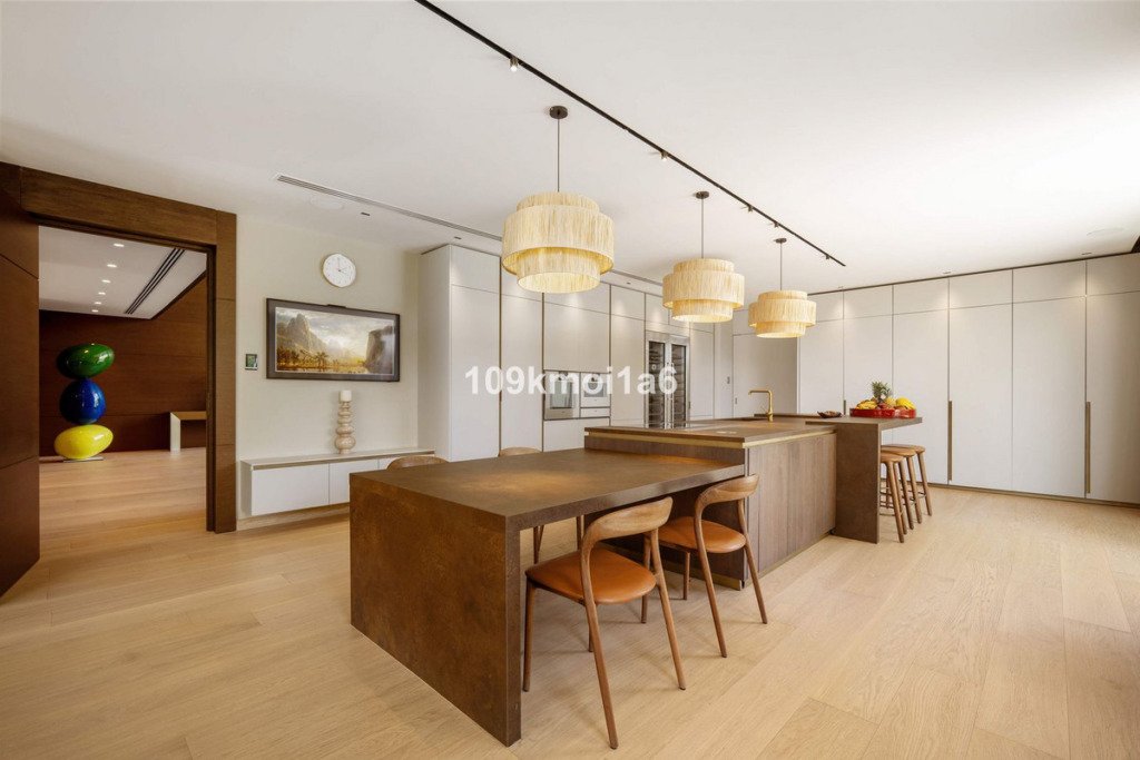 Detached Villa — Sierra Blanca