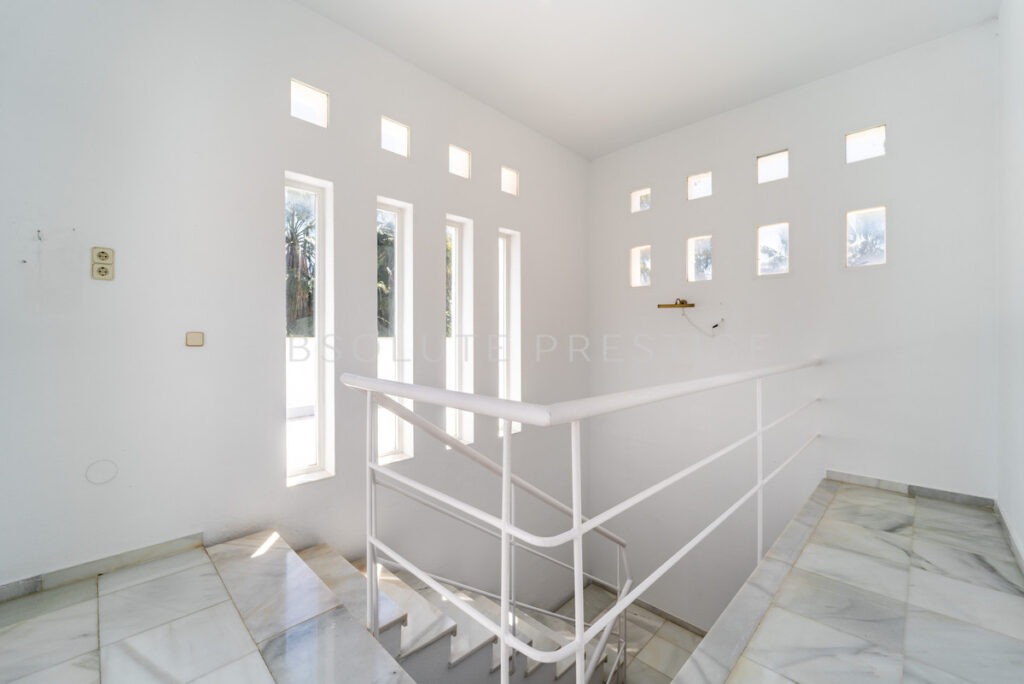 Villa – Chalet — Nueva Andalucía