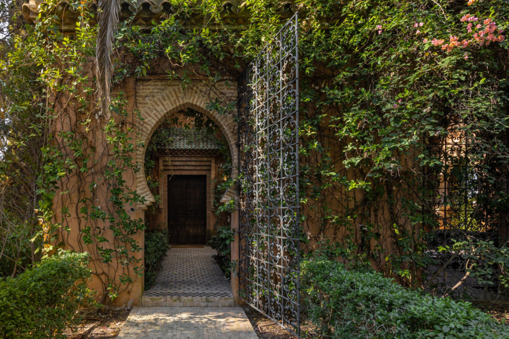 Detached Villa — The Golden Mile