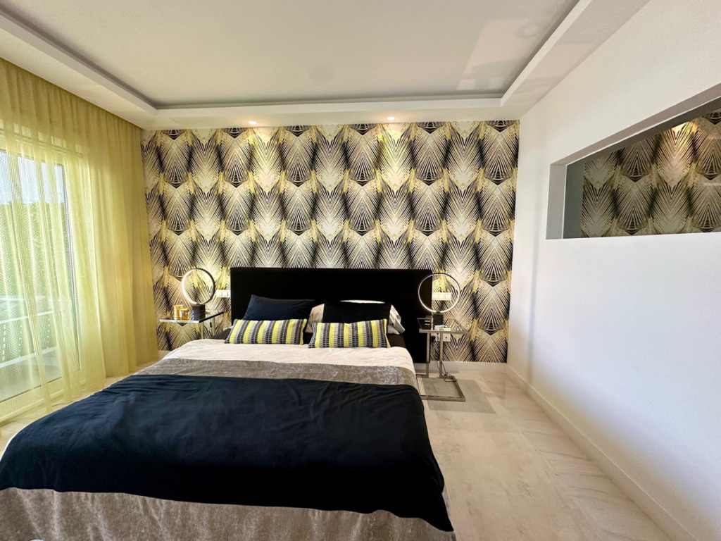 Middle Floor Apartment — Puerto Banús
