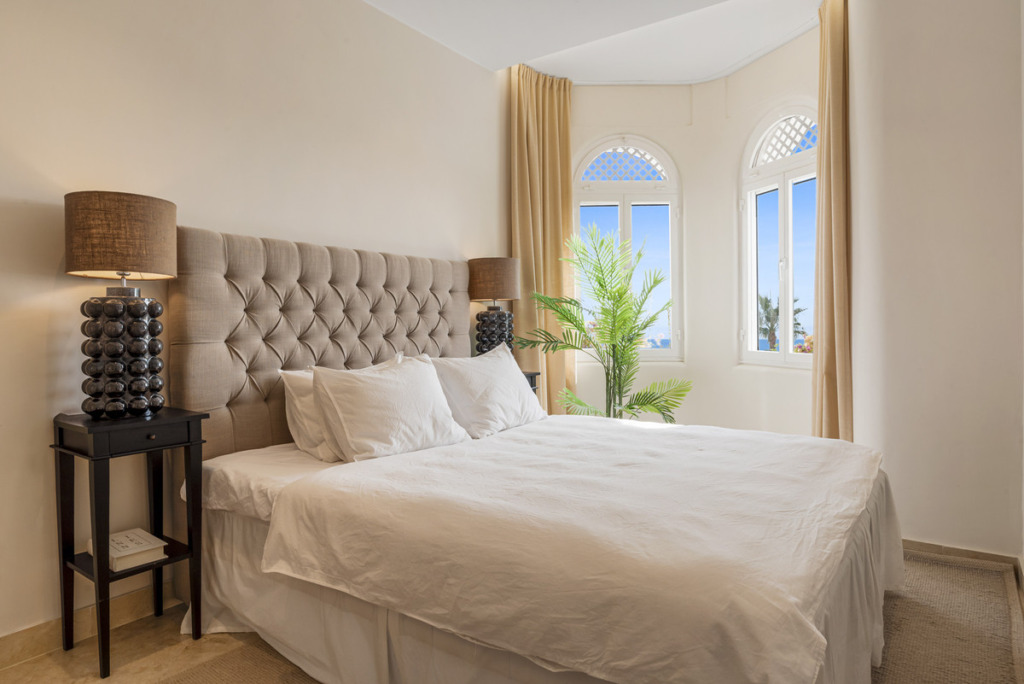 Penthouse Duplex — The Golden Mile