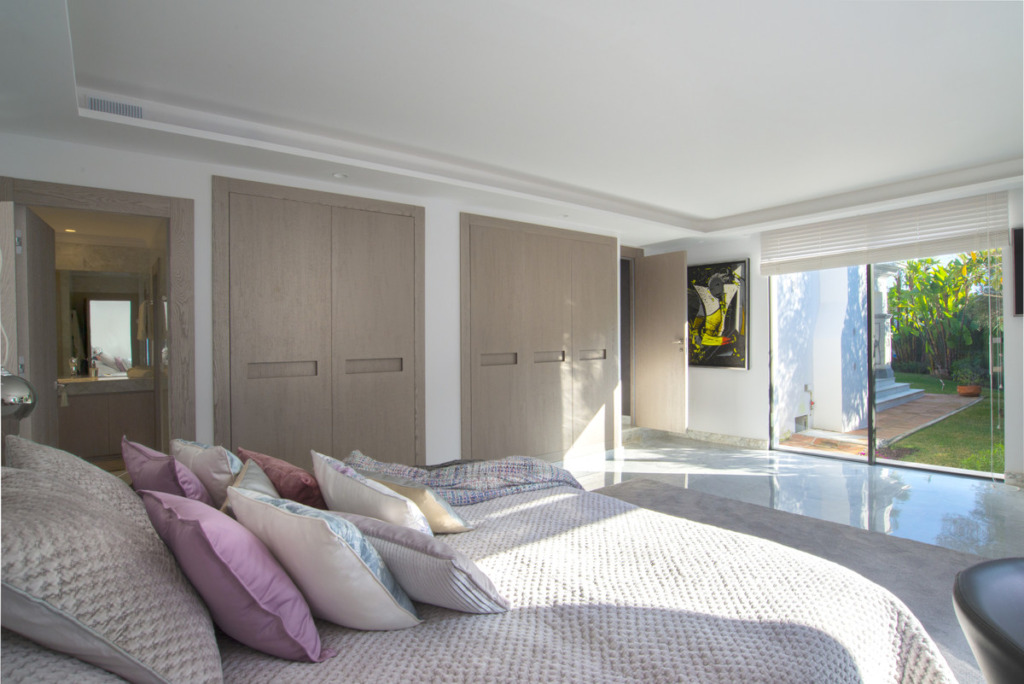 Detached Villa — Nueva Andalucía