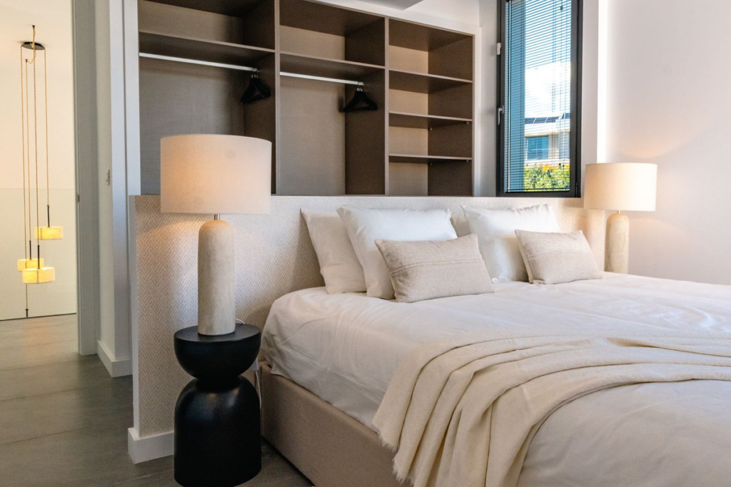 Villa – Chalet — Cancelada