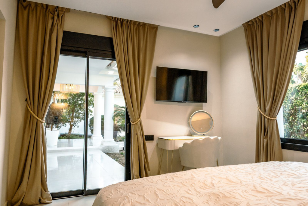 Villa – Chalet — El Paraiso