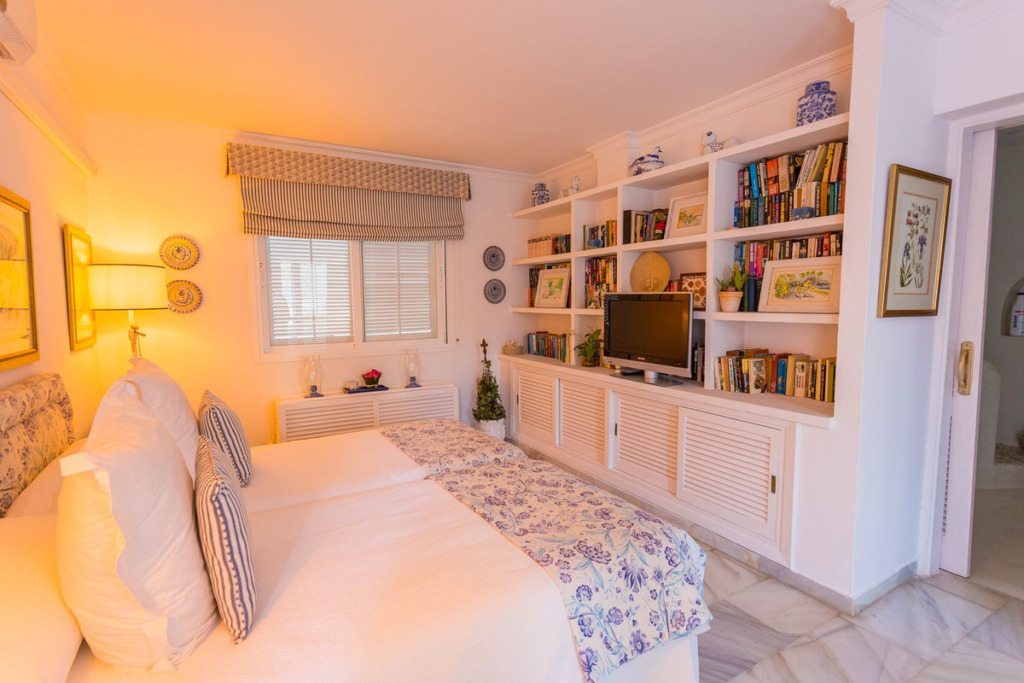 Villa – Chalet — The Golden Mile