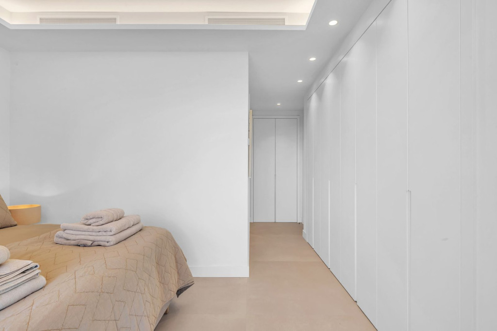 Middle Floor Apartment — Marbella