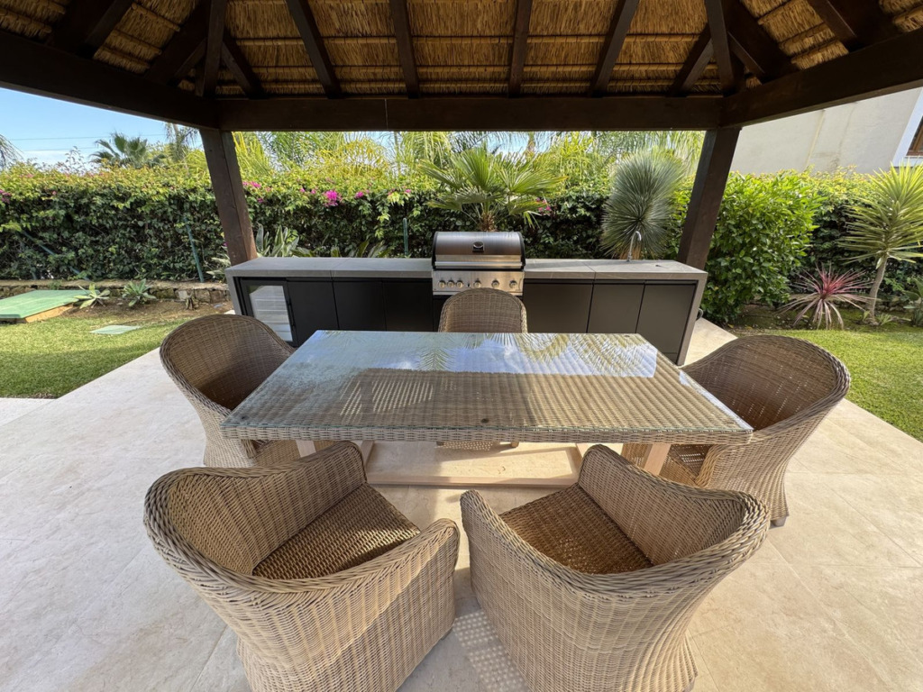Detached Villa — El Paraiso