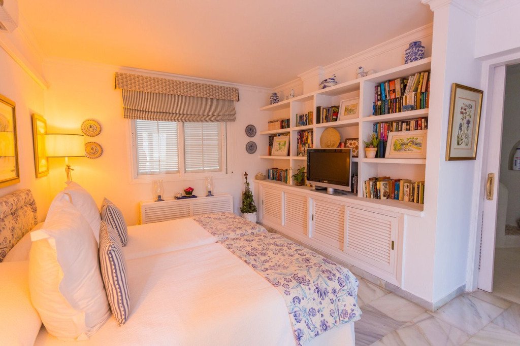 Villa – Chalet — The Golden Mile