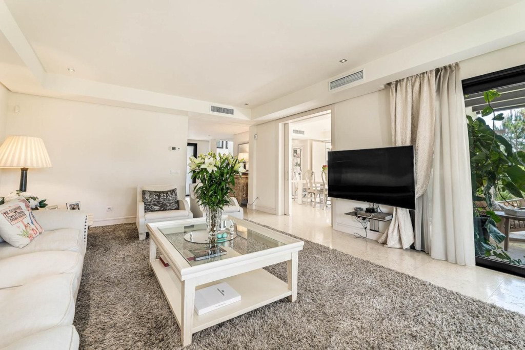 Villa – Chalet — The Golden Mile