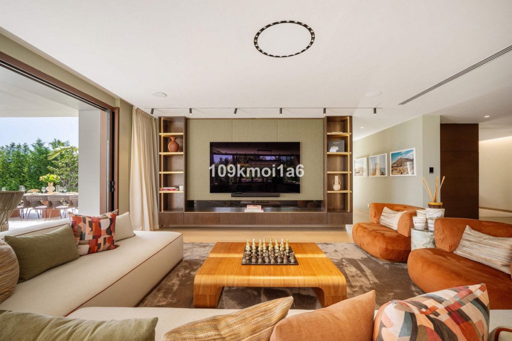 Detached Villa — Sierra Blanca