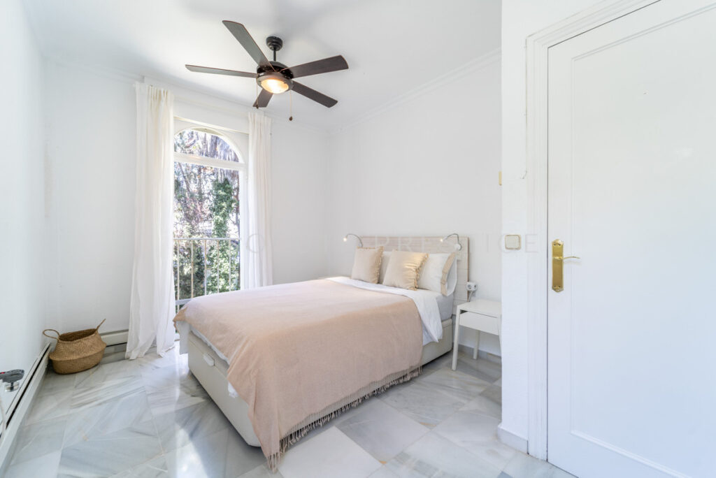 Villa – Chalet — Nueva Andalucía