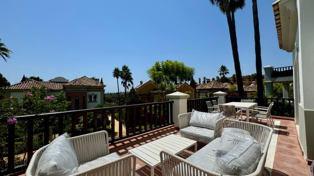 Villa – Chalet — The Golden Mile