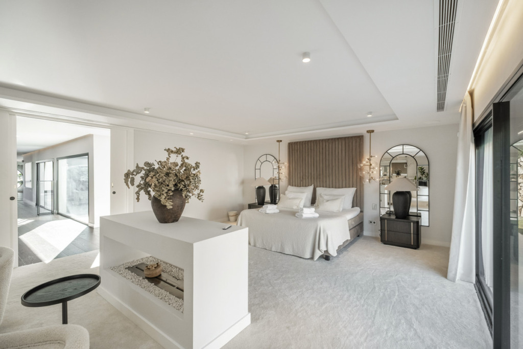 Detached Villa — Nueva Andalucía