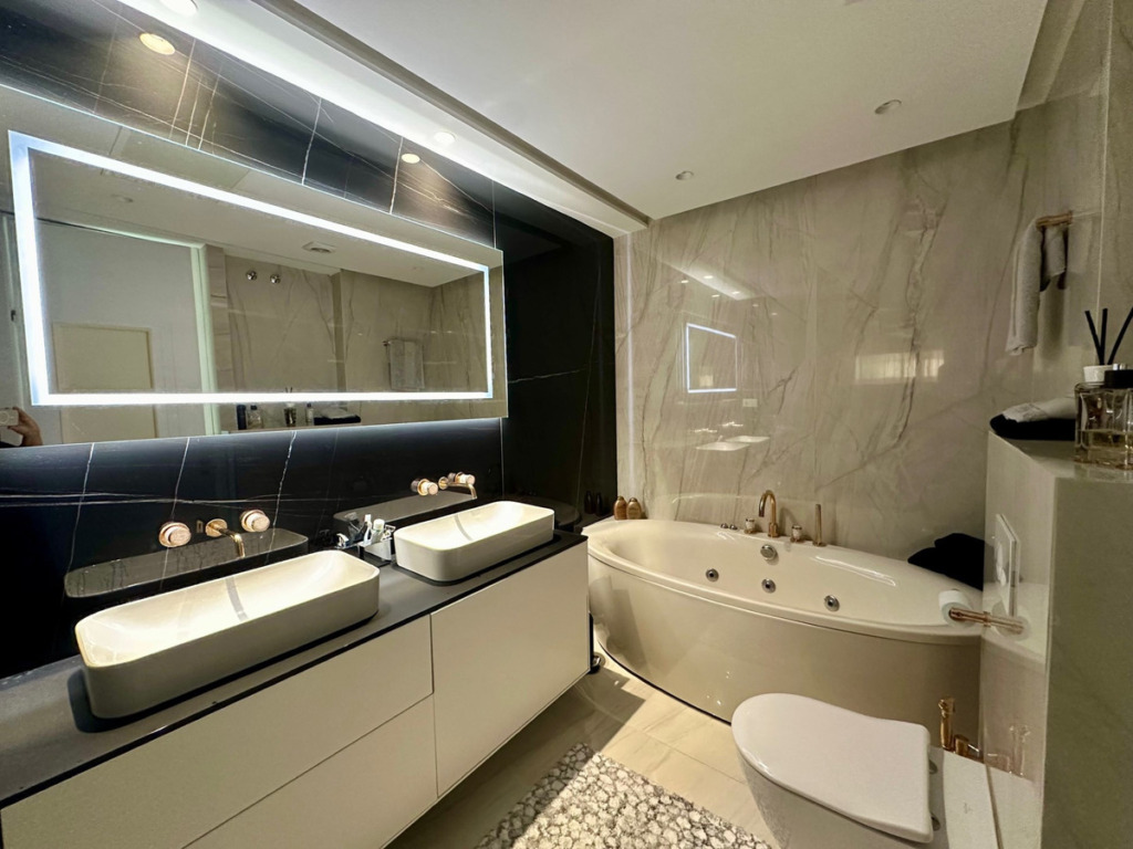 Middle Floor Apartment — Puerto Banús