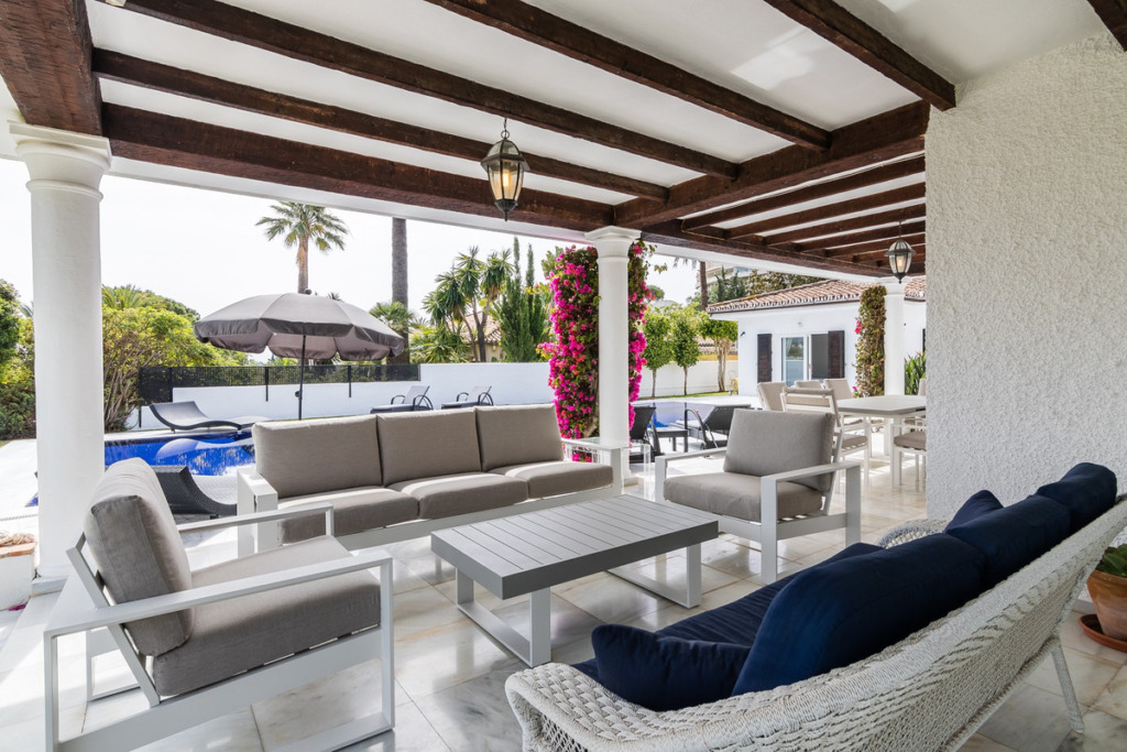 Detached Villa — Las Brisas