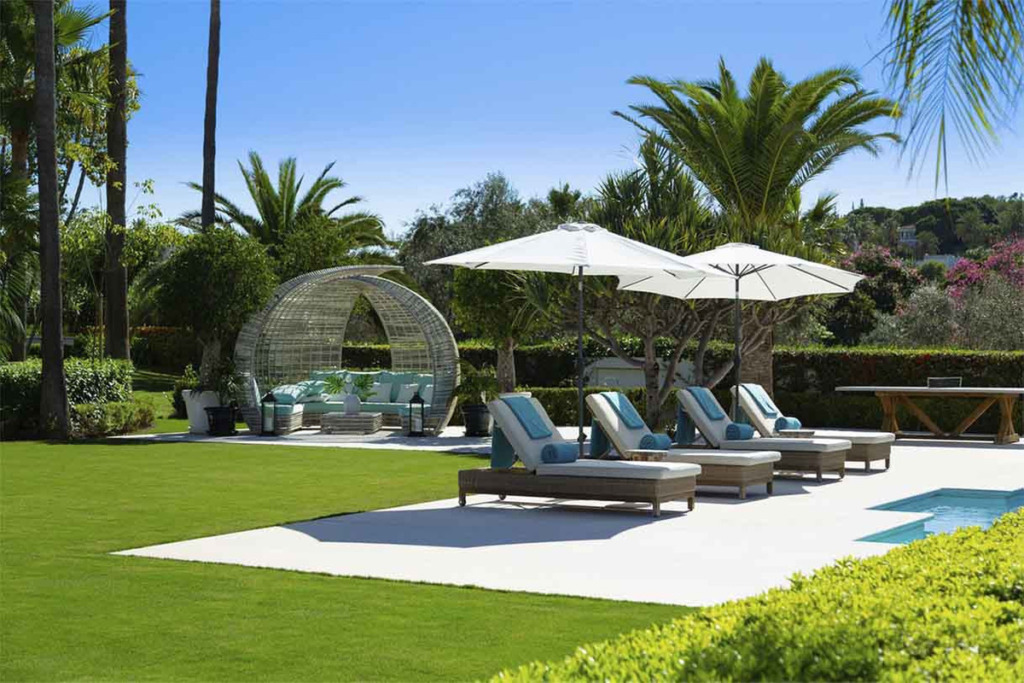 Detached Villa — Nueva Andalucía