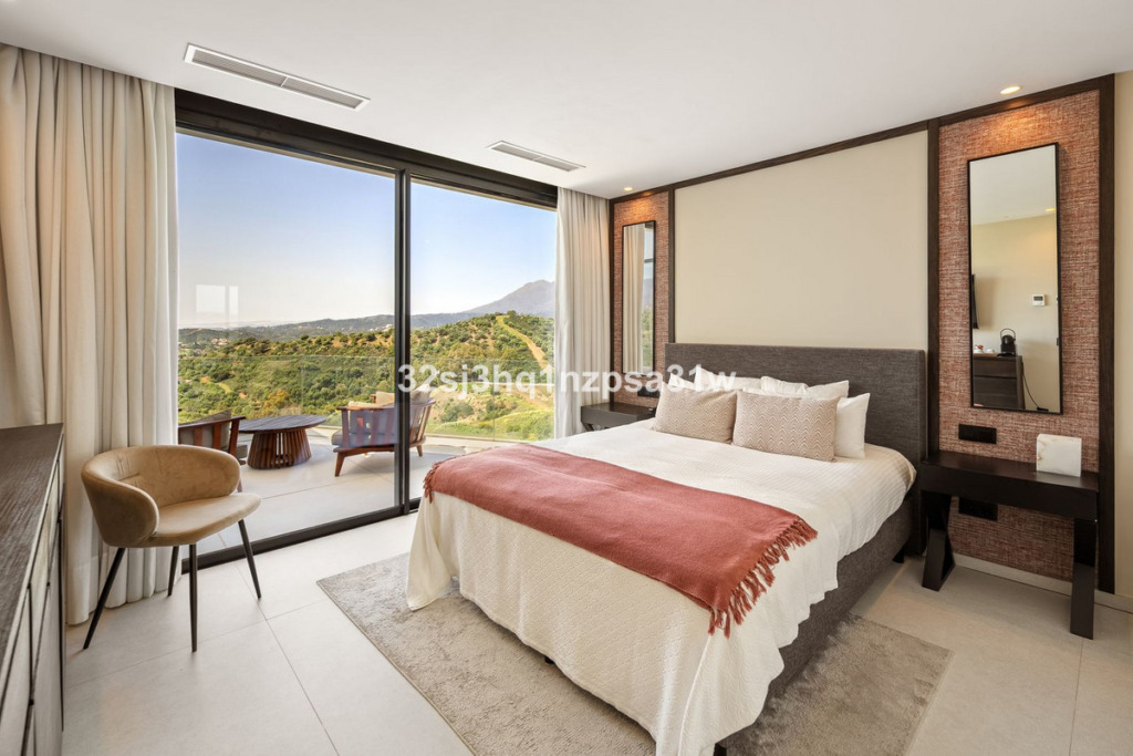Villa – Chalet — Estepona