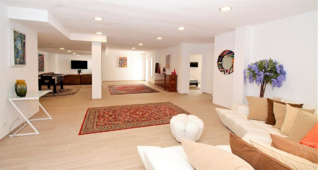 Detached Villa — El Paraiso