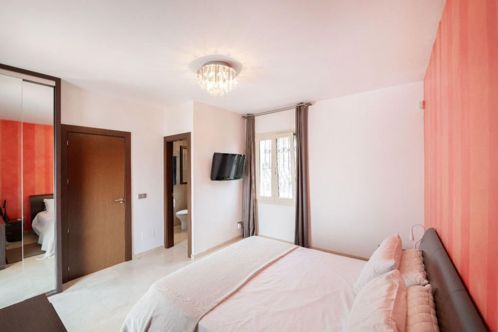 Detached Villa — The Golden Mile