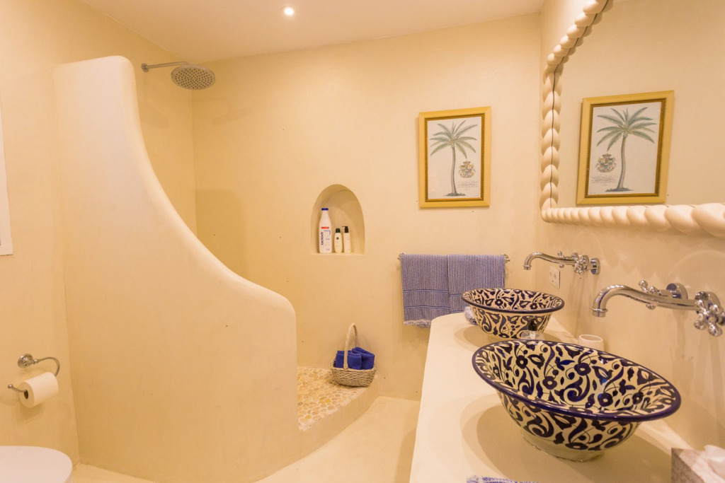Detached Villa — The Golden Mile