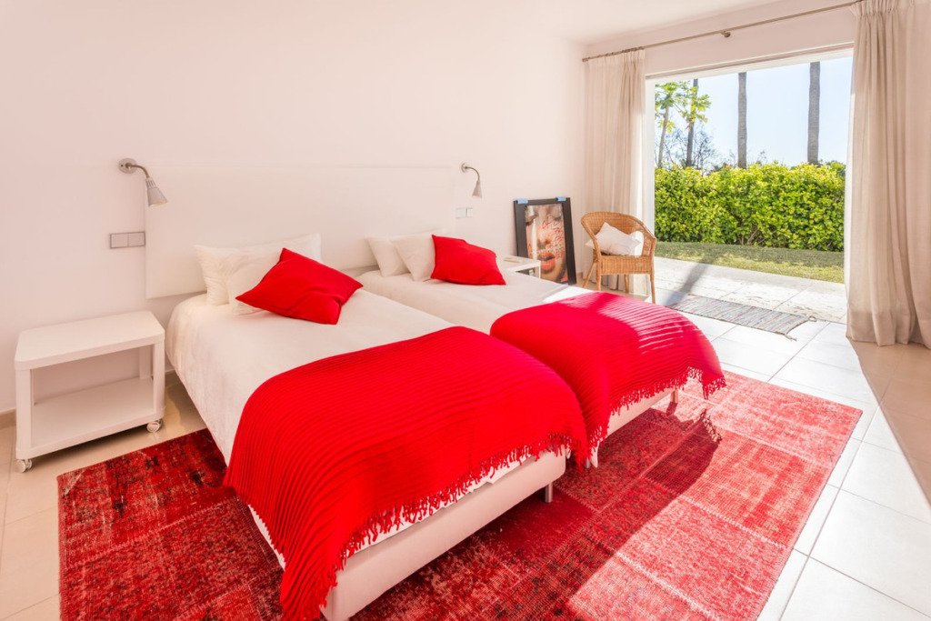 Detached Villa — The Golden Mile