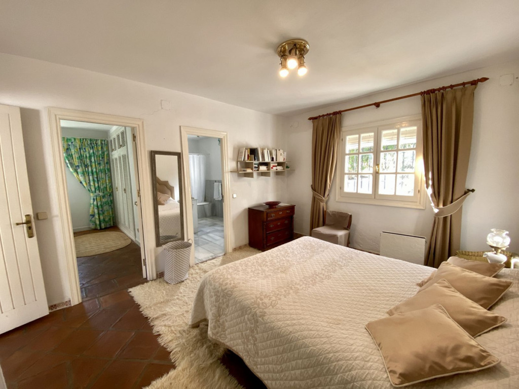 Villa – Chalet — Benahavís