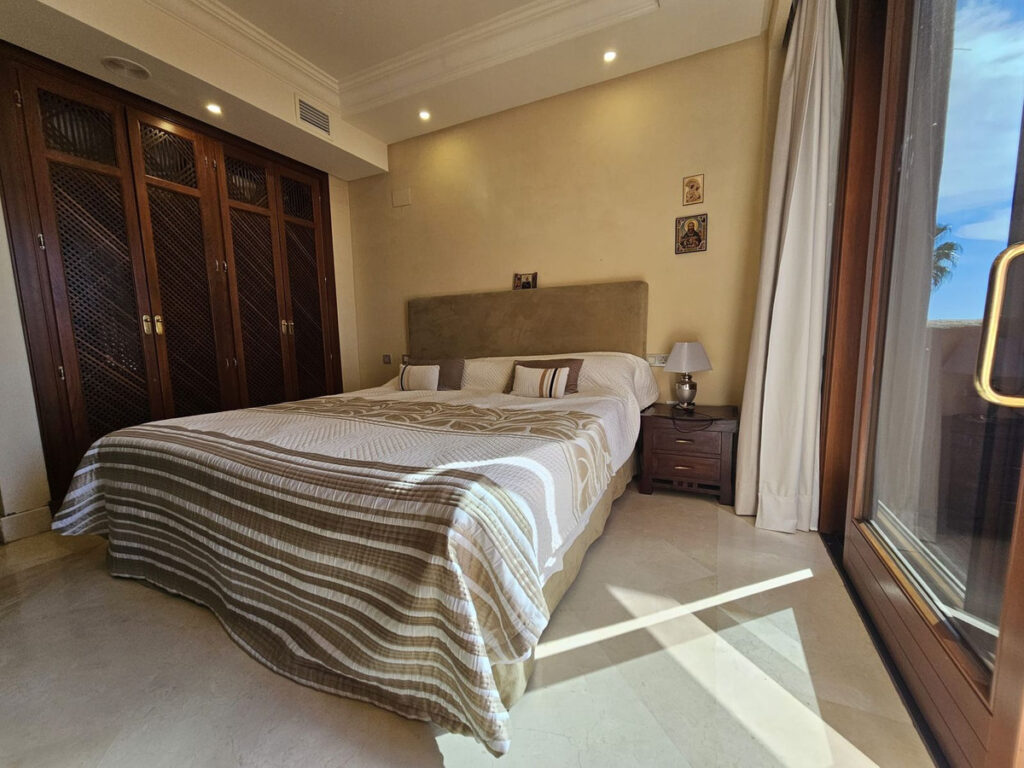 Middle Floor Apartment — Estepona