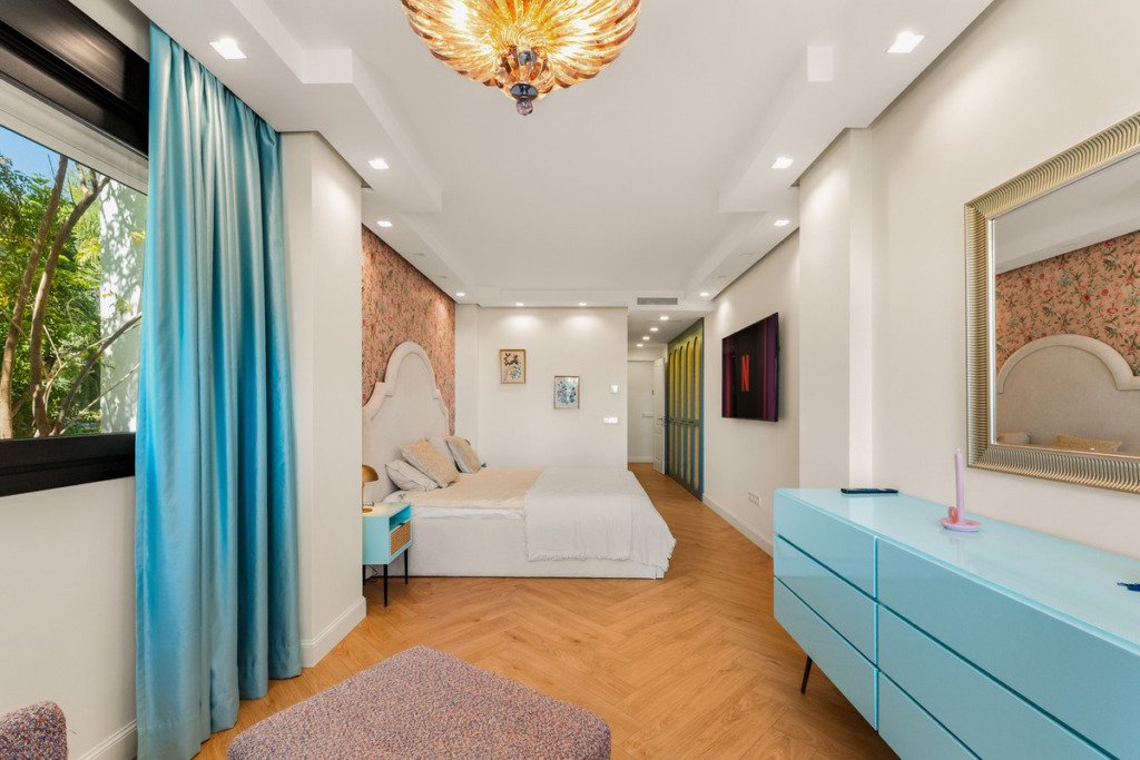 Middle Floor Apartment — The Golden Mile