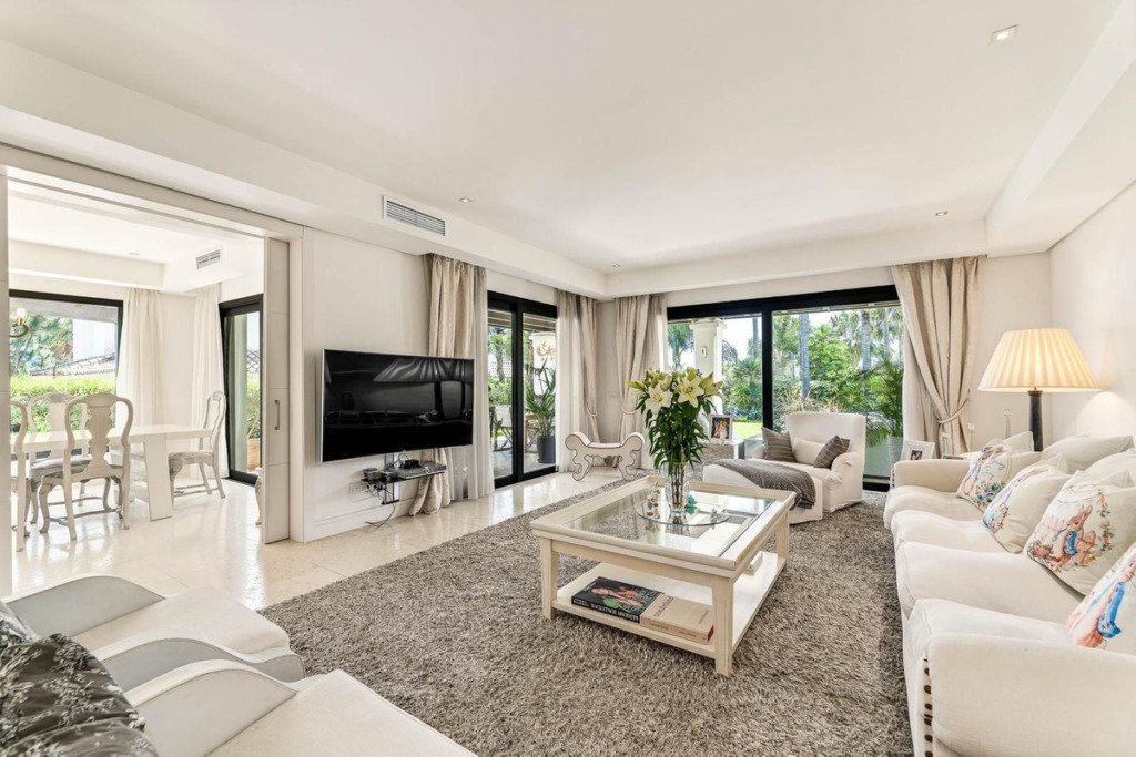 Villa – Chalet — The Golden Mile