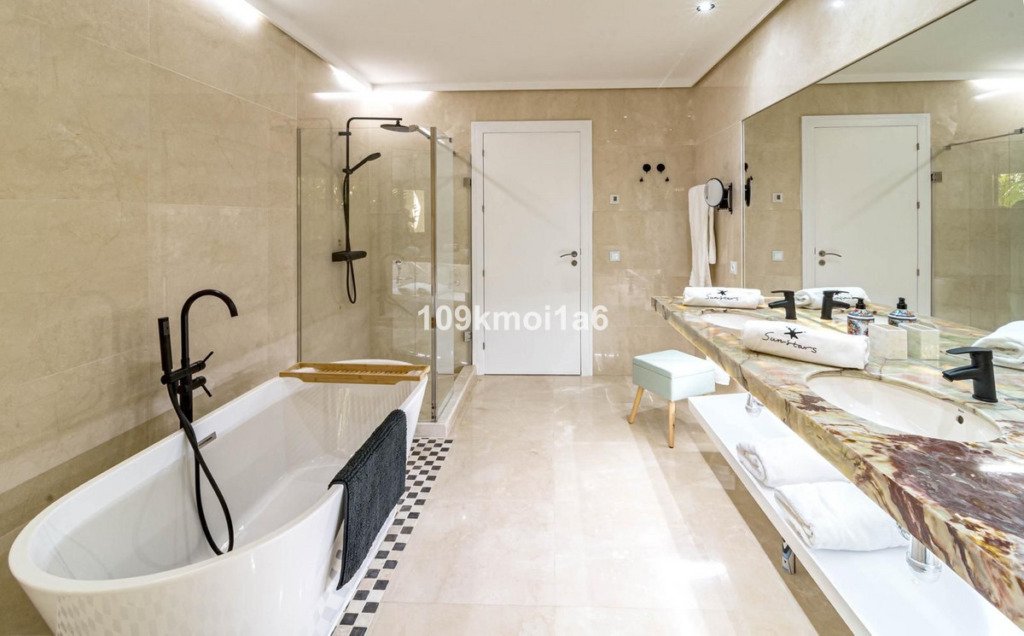 Villa – Chalet — Río Real