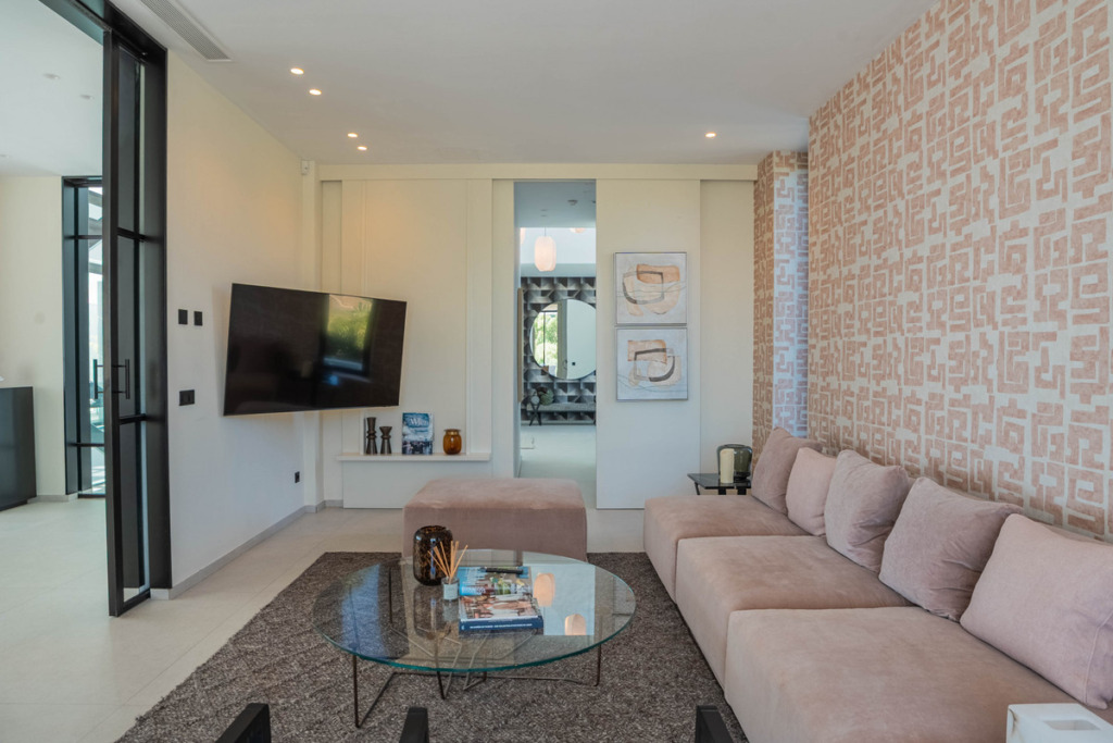 Villa – Chalet — Estepona