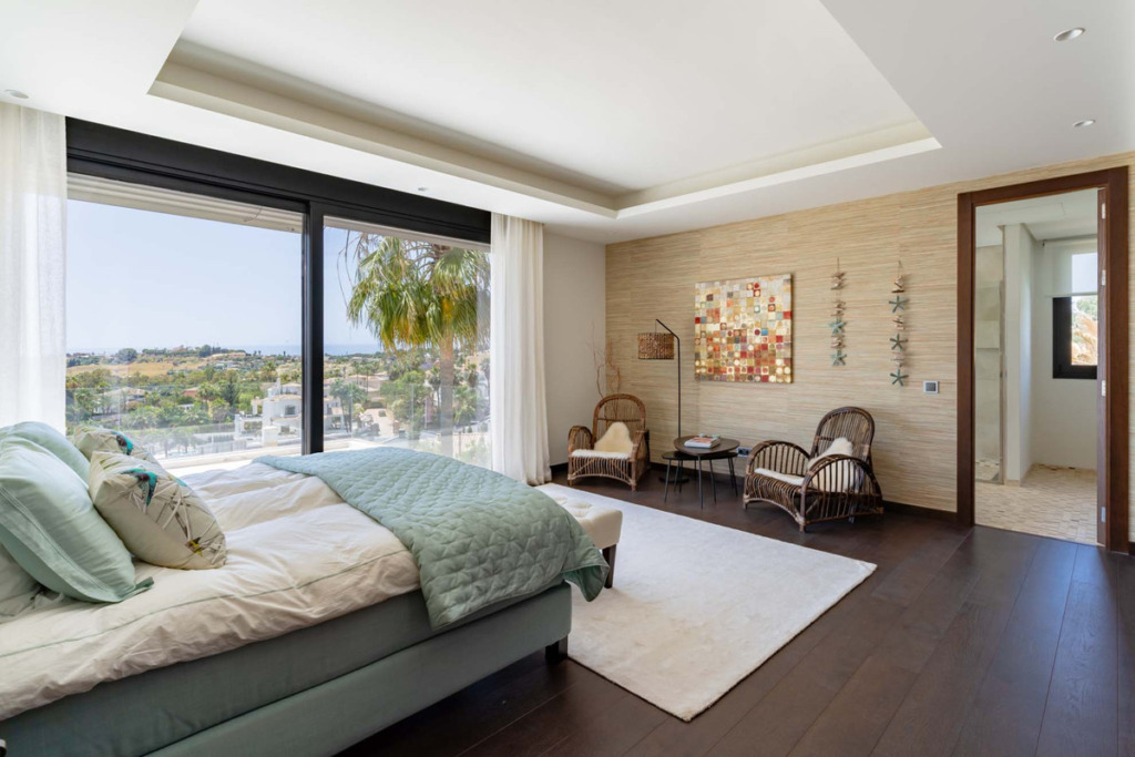 Detached Villa — Nueva Andalucía