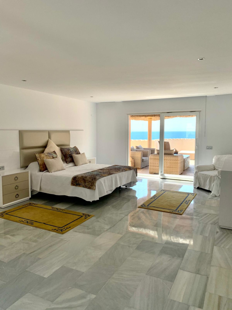 Detached Villa — Calahonda