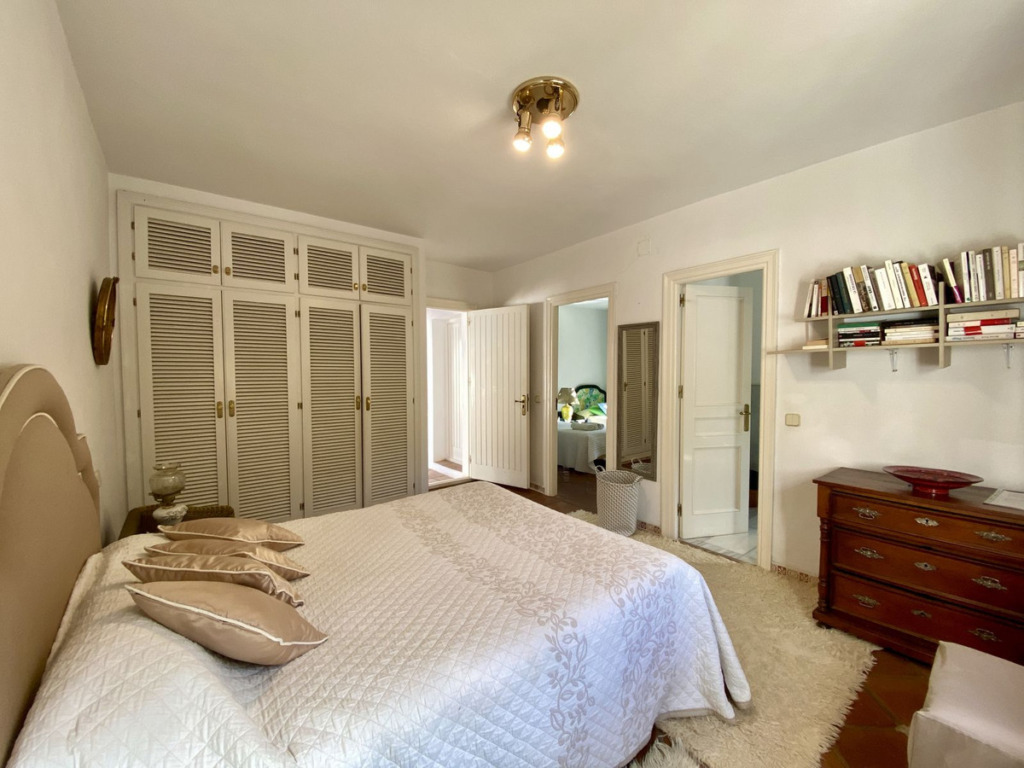 Villa – Chalet — Benahavís