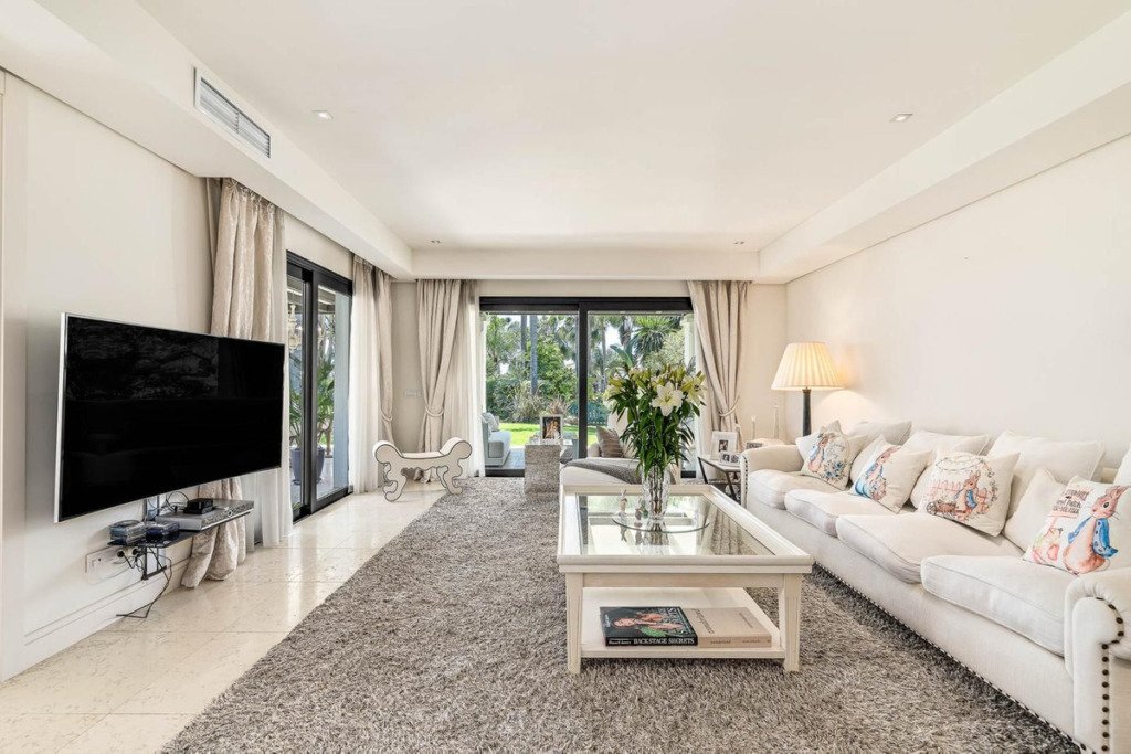 Villa – Chalet — The Golden Mile