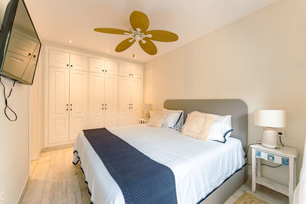 Villa – Chalet — Guadalmina Baja