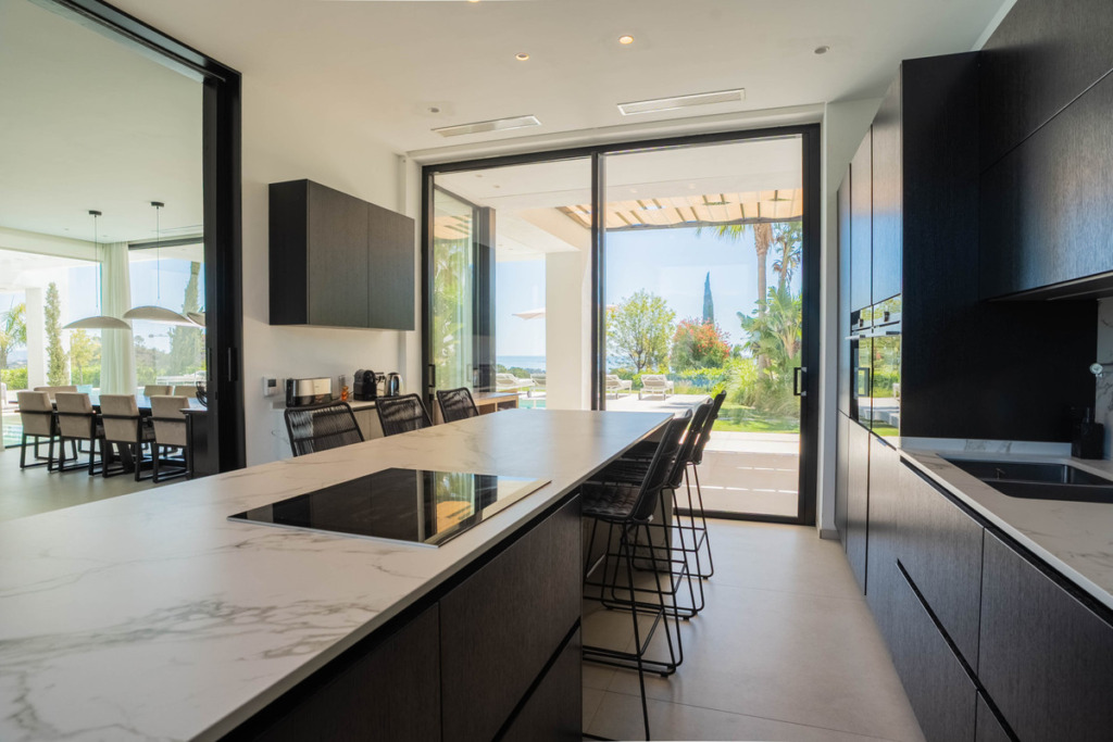 Villa – Chalet — Estepona