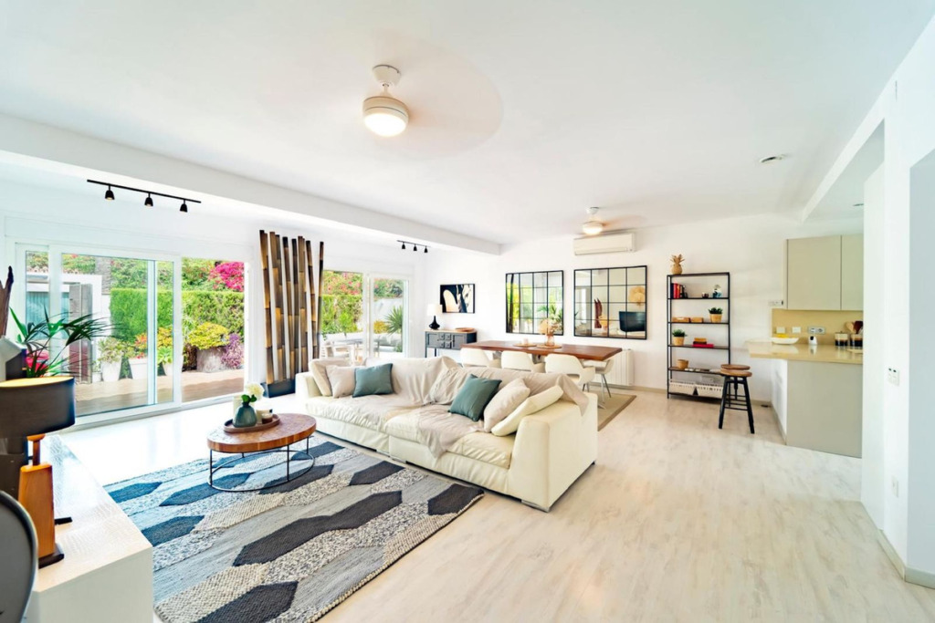 Villa – Chalet — Marbesa