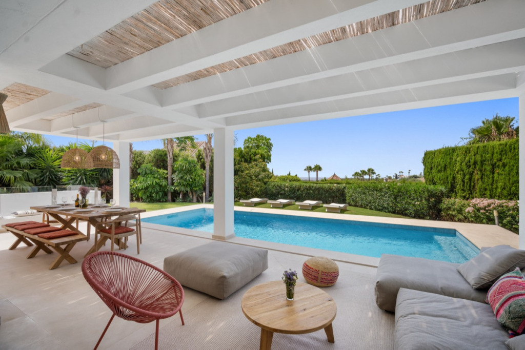 Detached Villa — El Paraiso