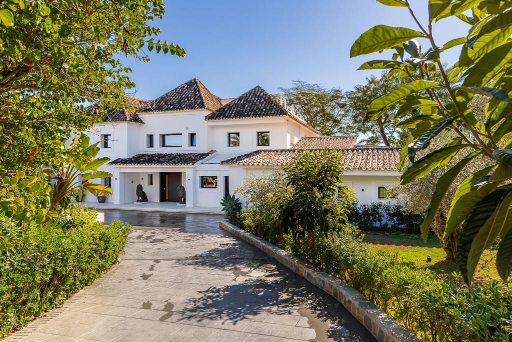 Detached Villa — Estepona