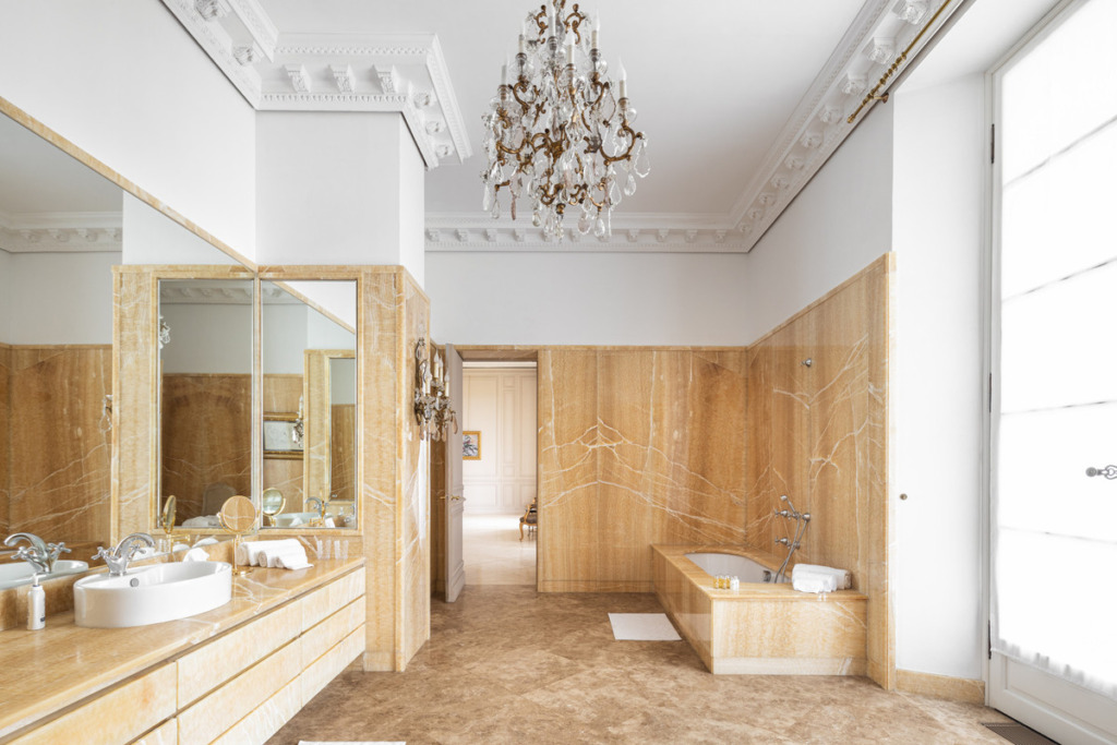 Detached Villa — The Golden Mile