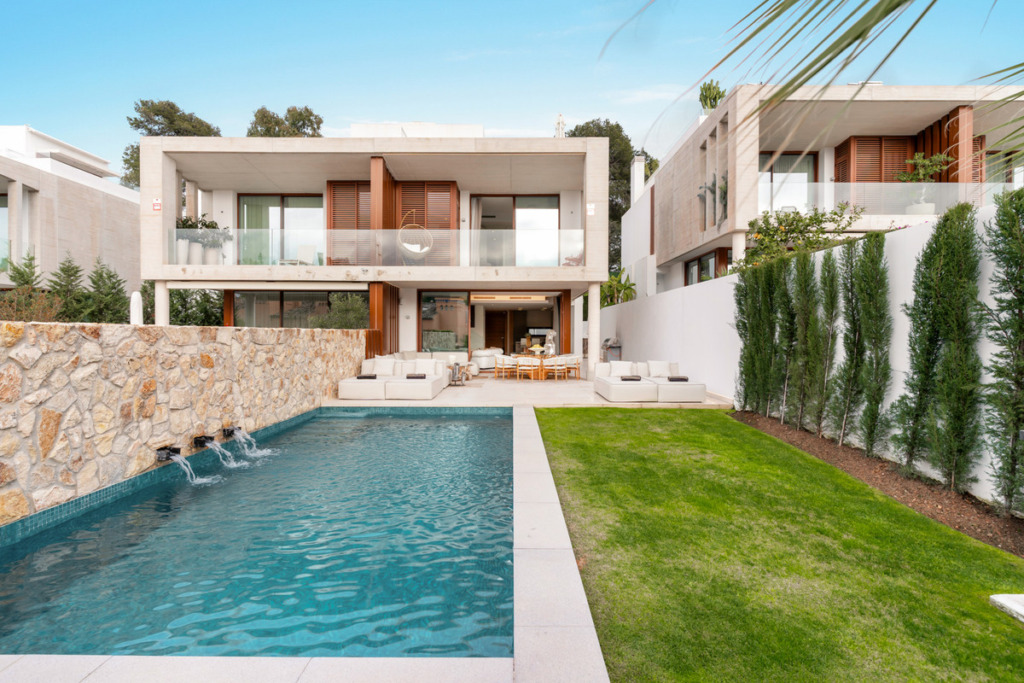 Semi-Detached House — The Golden Mile
