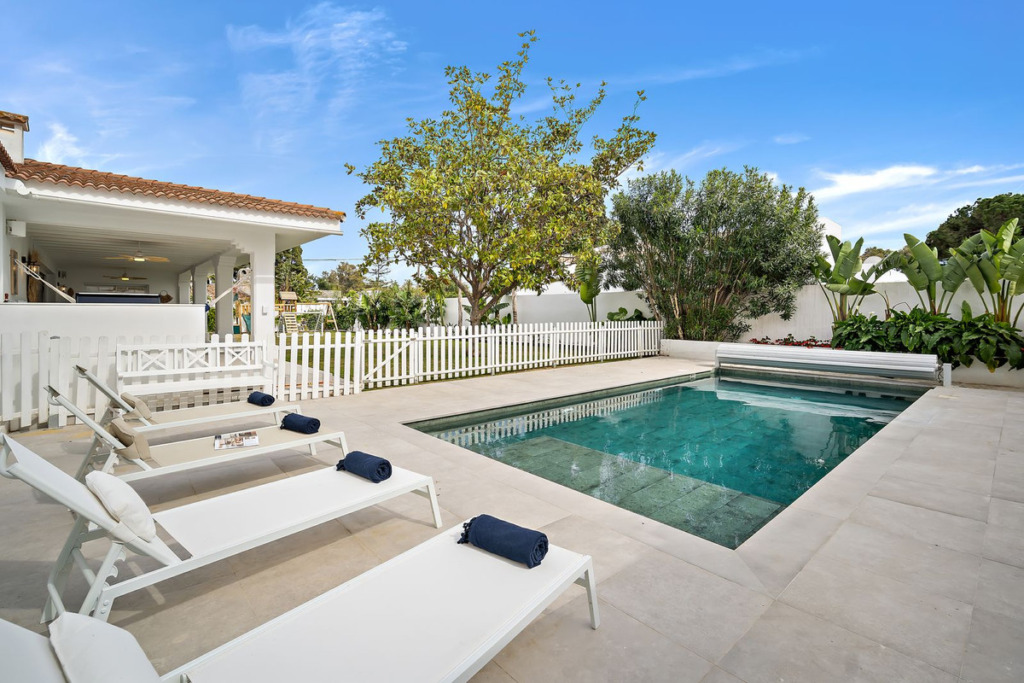 Villa – Chalet — Cortijo Blanco