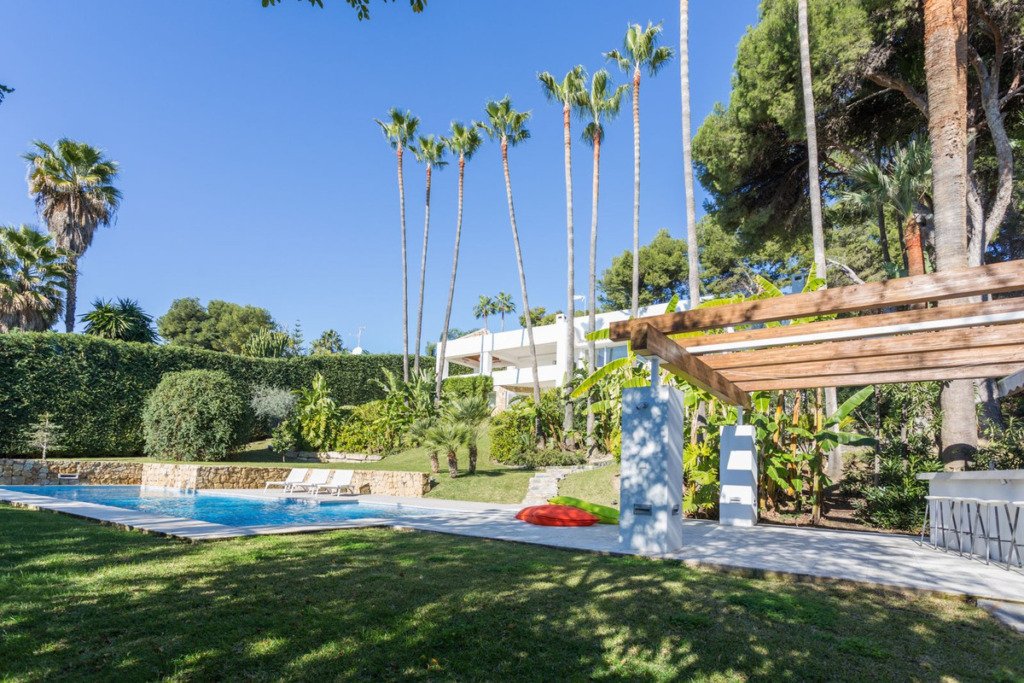 Detached Villa — The Golden Mile