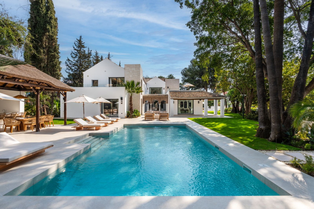 Detached Villa — Las Brisas